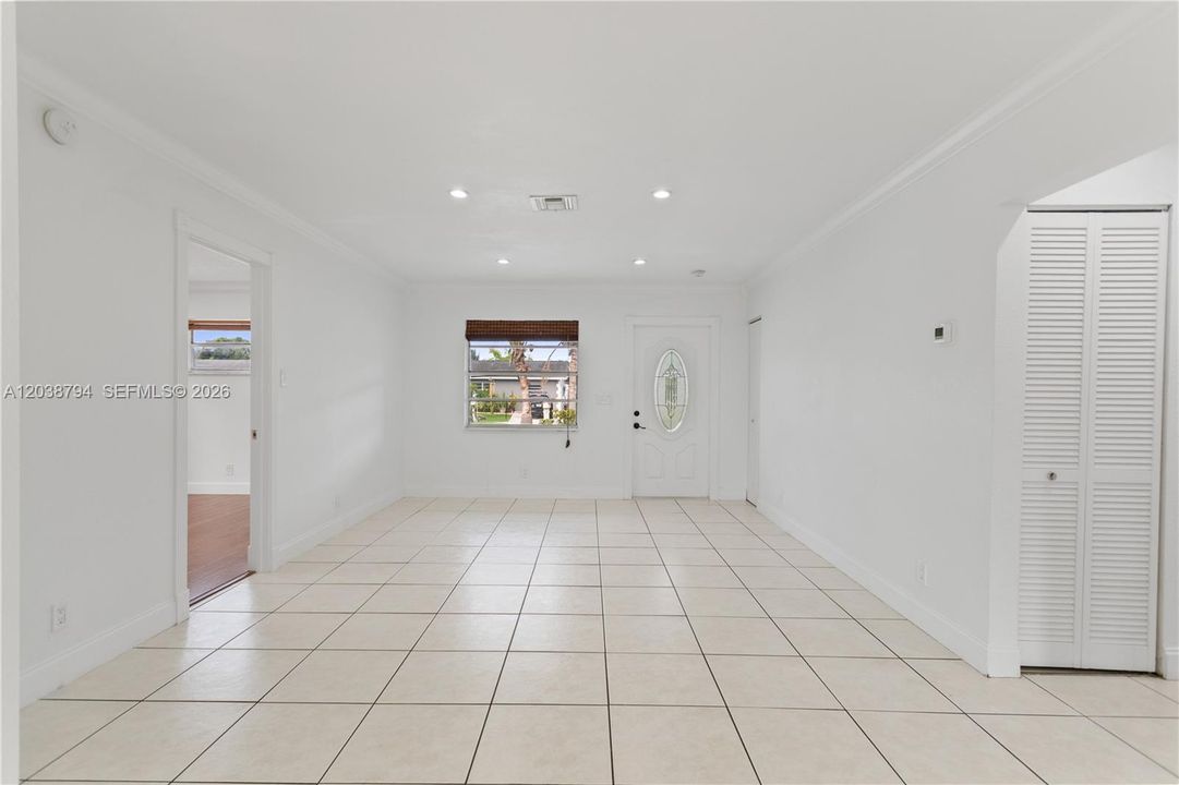В аренду: $3,650 (3 спален, 2 ванн, 1280 Квадратных фут)