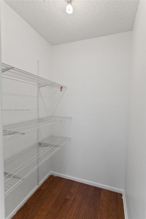 В аренду: $3,650 (3 спален, 2 ванн, 1280 Квадратных фут)