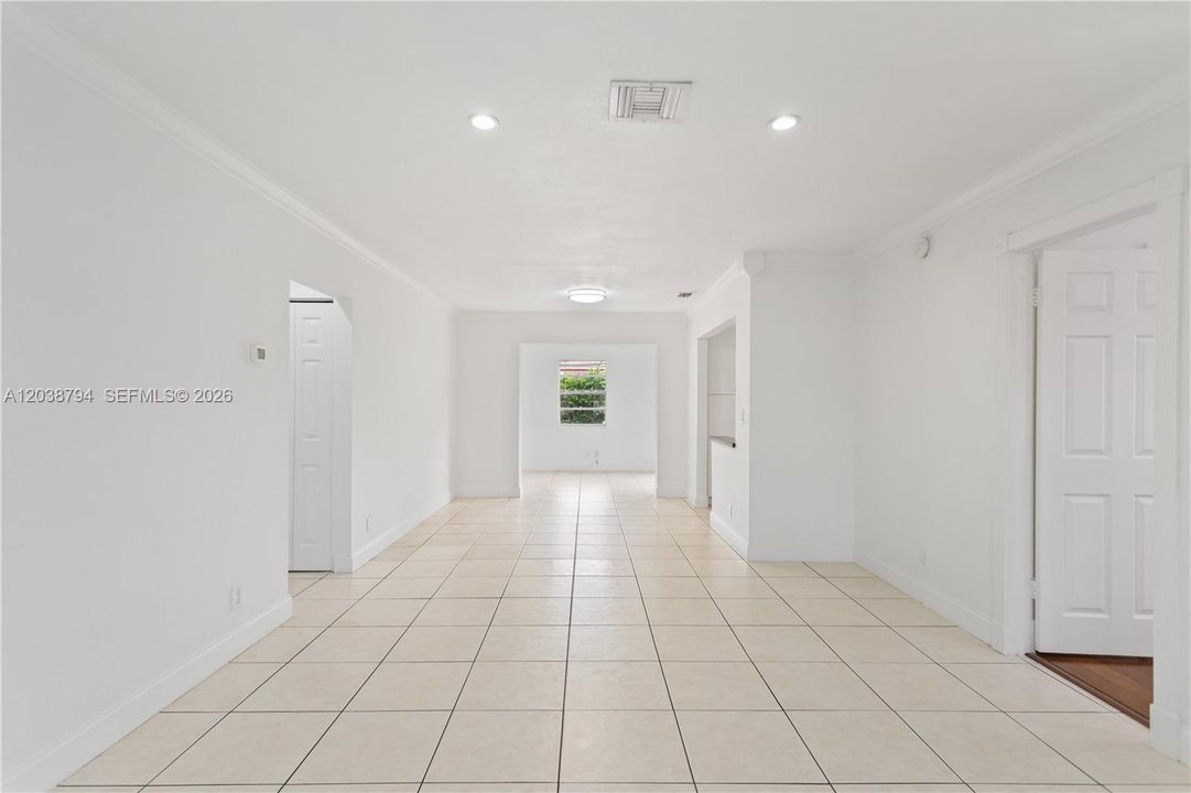 В аренду: $3,650 (3 спален, 2 ванн, 1280 Квадратных фут)