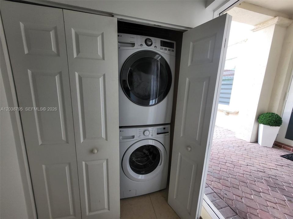 В аренду: $1,750 (1 спален, 1 ванн, 2748 Квадратных фут)