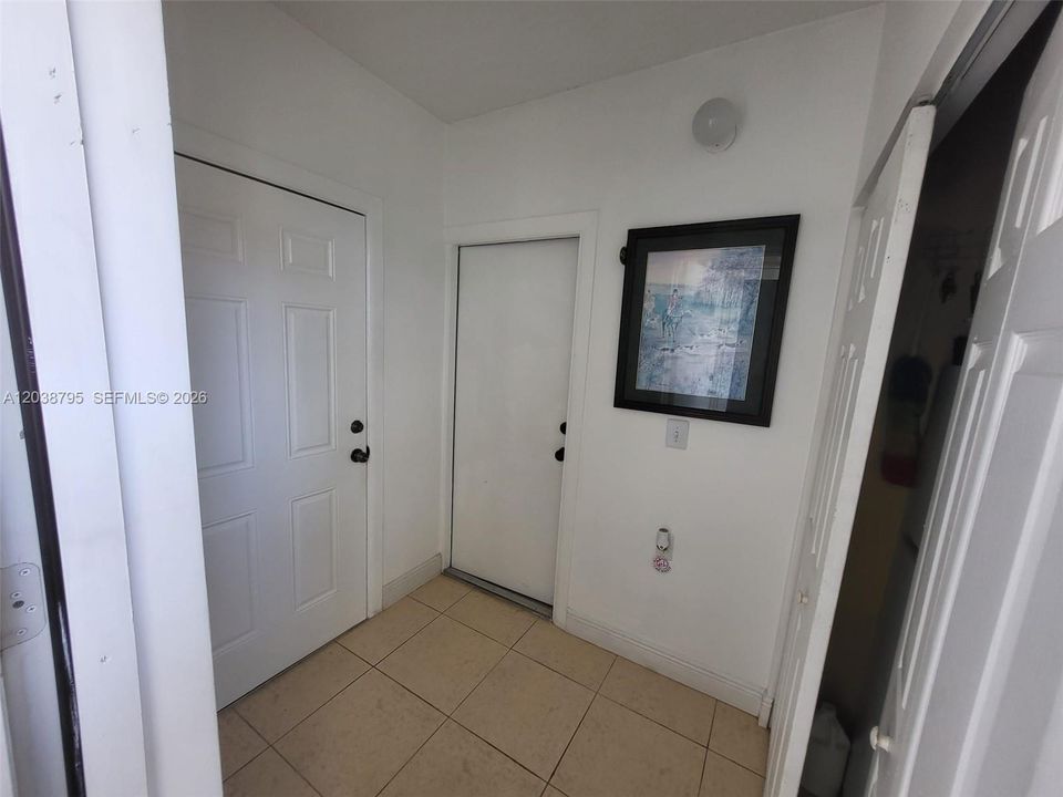 В аренду: $1,750 (1 спален, 1 ванн, 2748 Квадратных фут)