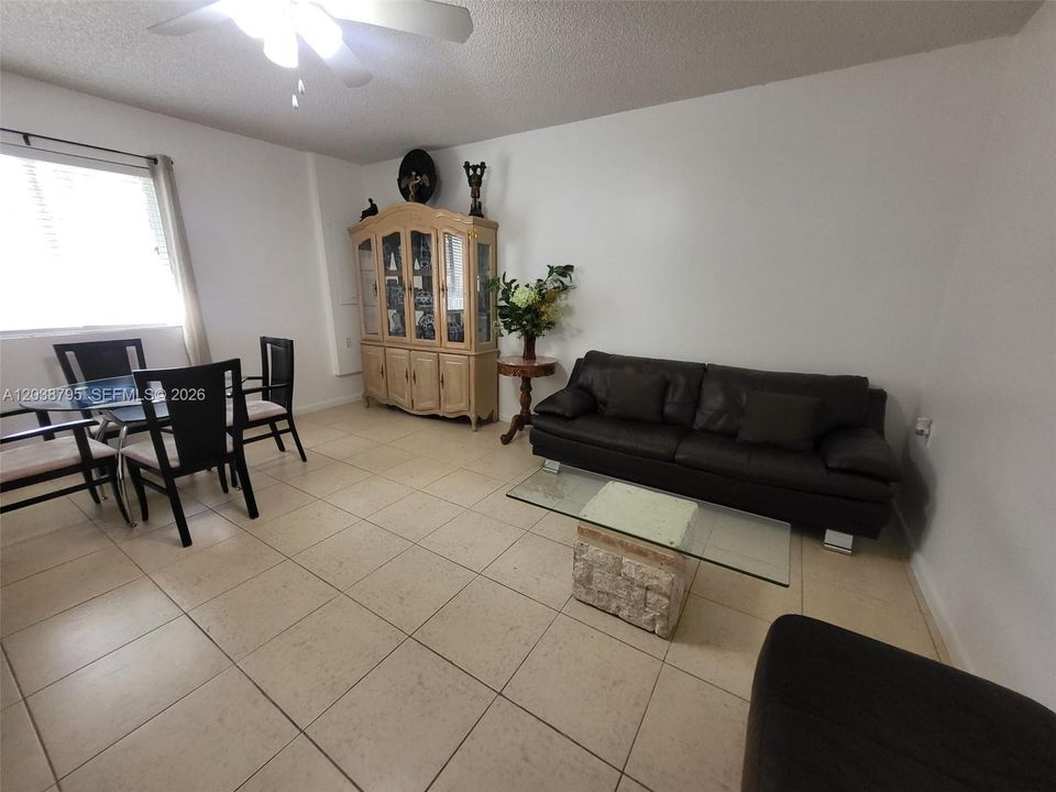 В аренду: $1,750 (1 спален, 1 ванн, 2748 Квадратных фут)