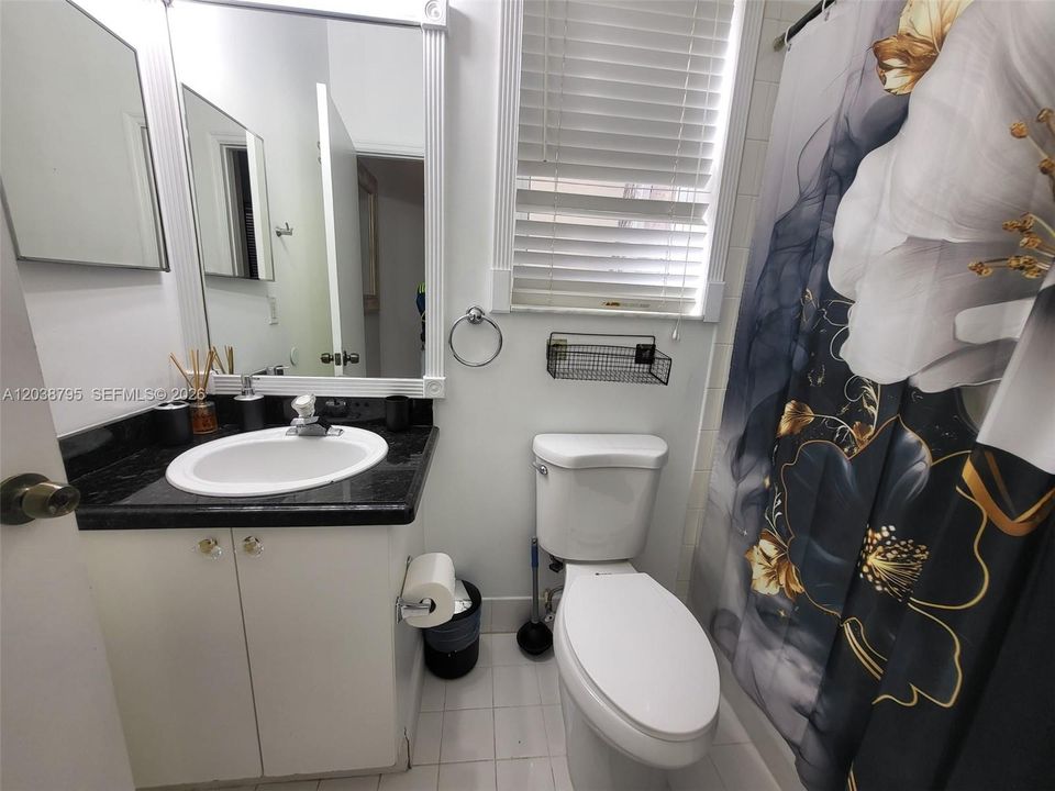 В аренду: $1,750 (1 спален, 1 ванн, 2748 Квадратных фут)