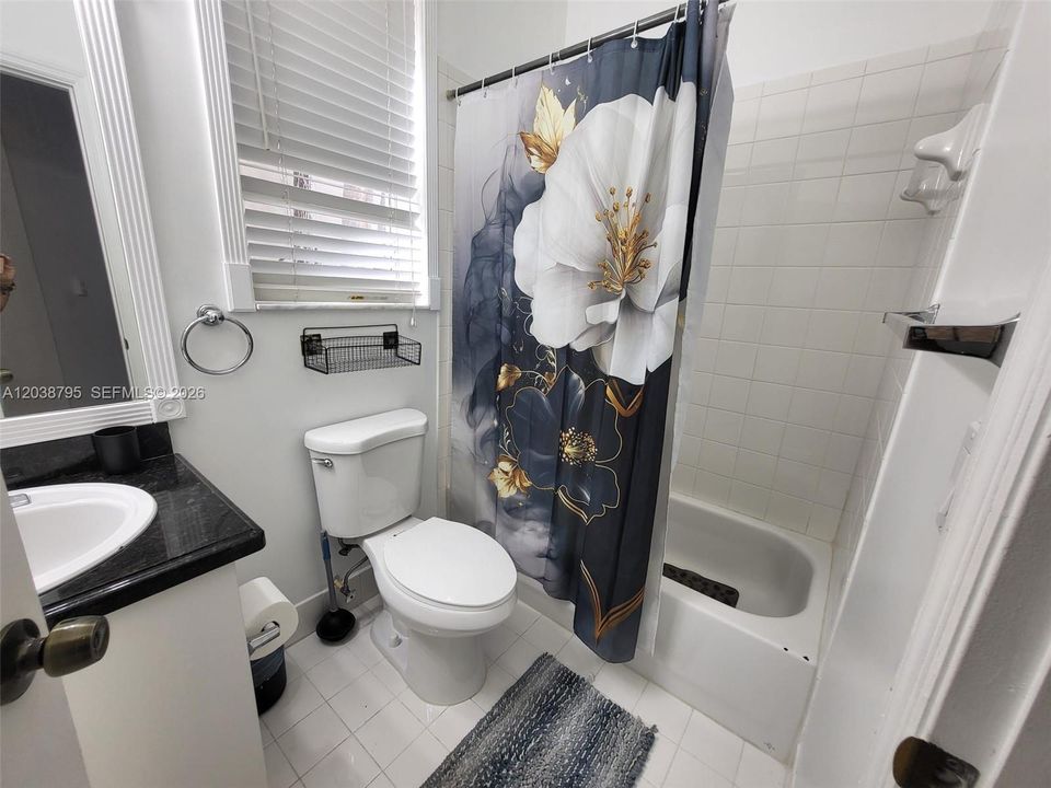 В аренду: $1,750 (1 спален, 1 ванн, 2748 Квадратных фут)
