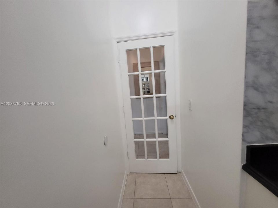 В аренду: $1,750 (1 спален, 1 ванн, 2748 Квадратных фут)