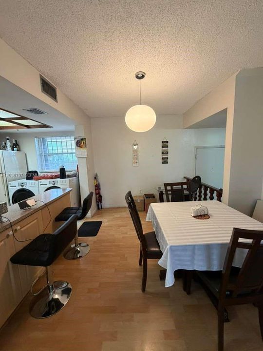 В аренду: $2,350 (2 спален, 2 ванн, 1194 Квадратных фут)