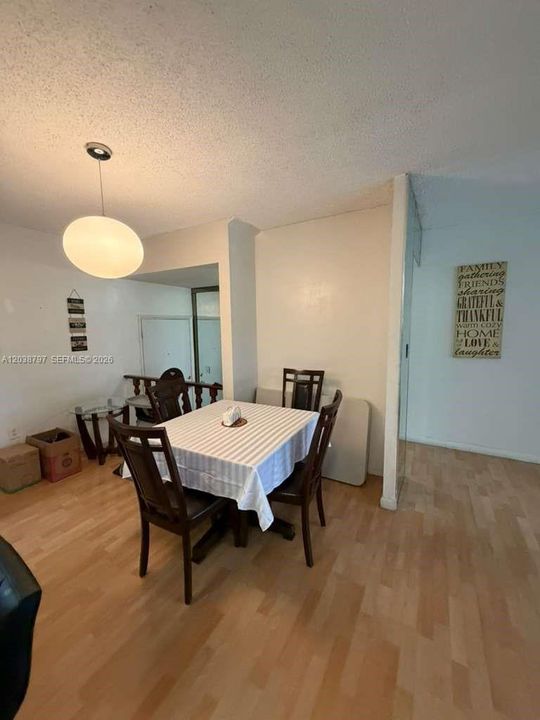 В аренду: $2,350 (2 спален, 2 ванн, 1194 Квадратных фут)