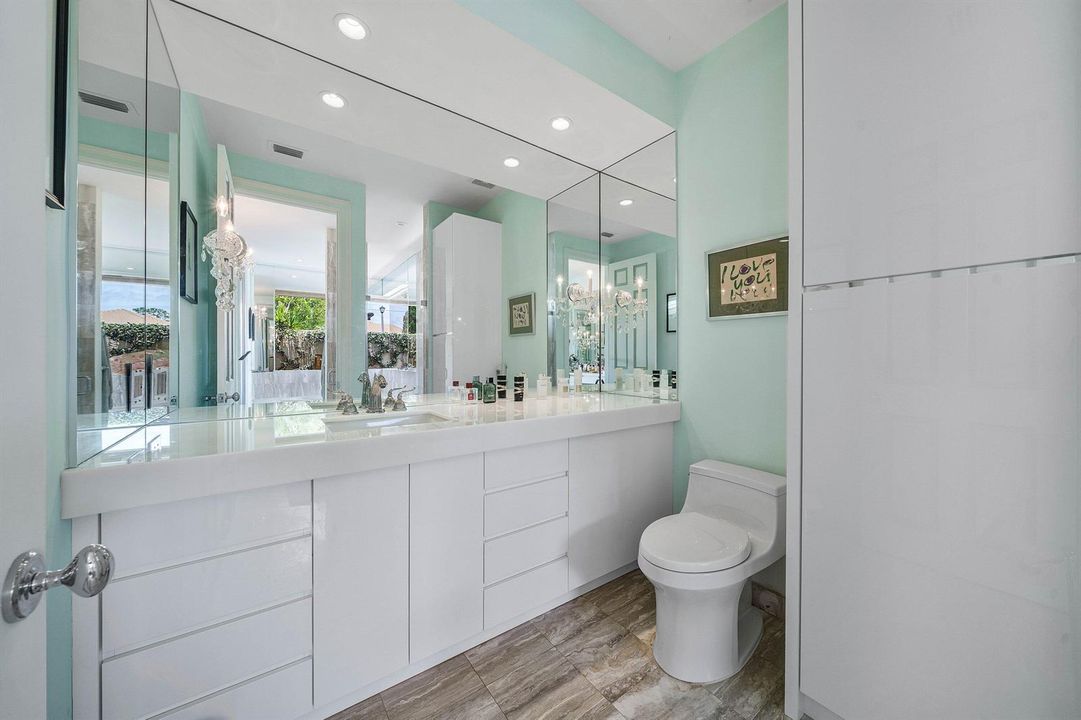 032-1697MayacooLakesBoulevard-WestPalmBe