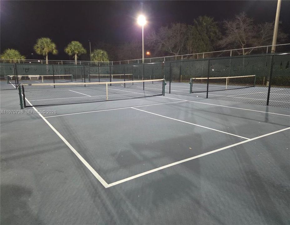 TENNIS