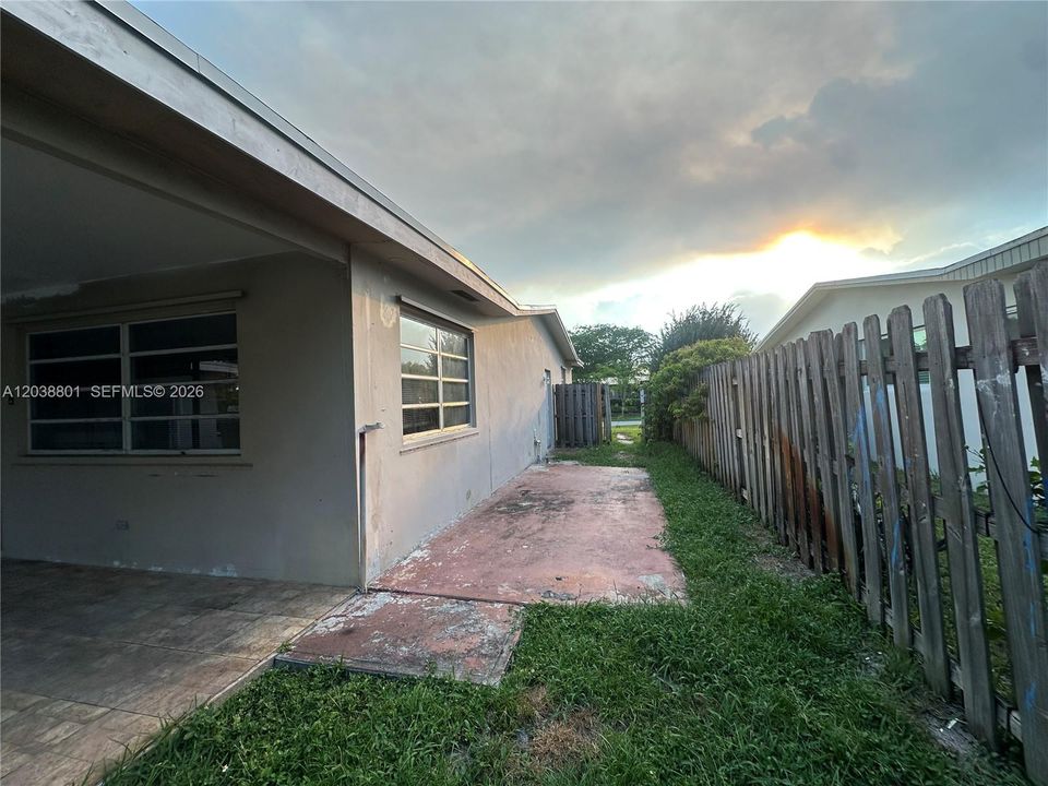 For Sale: $539,900 (3 beds, 2 baths, 1852 Square Feet)