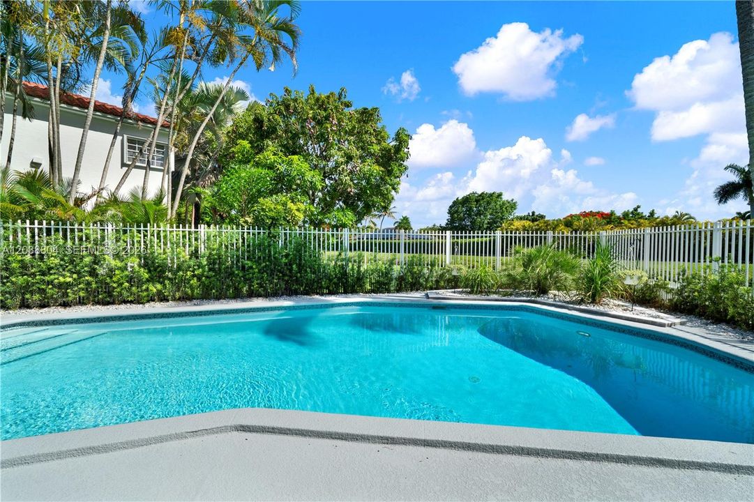 For Sale: $1,500,000 (4 beds, 3 baths, 2878 Square Feet)
