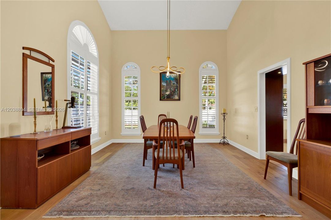 For Sale: $1,500,000 (4 beds, 3 baths, 2878 Square Feet)