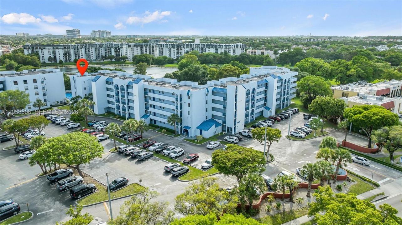 For Sale: $250,000 (2 beds, 2 baths, 990 Square Feet)