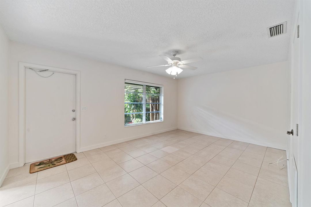 2/1 UNITS #2,3,4 LIVING ROOM