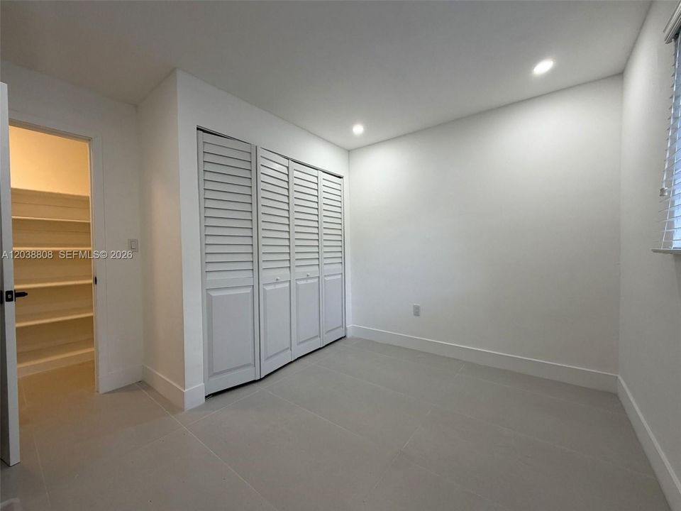 В аренду: $2,900 (2 спален, 1 ванн, 3320 Квадратных фут)