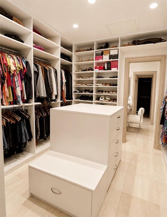 Master Room          Enhance