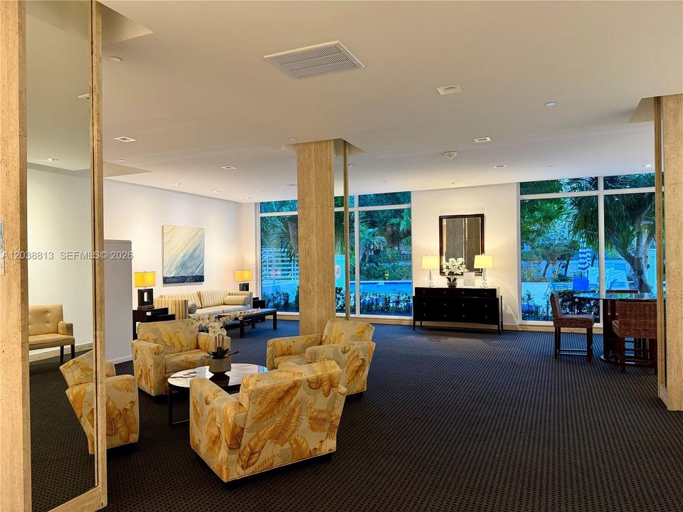 For Rent: $2,500 (1 beds, 1 baths, 955 Square Feet)