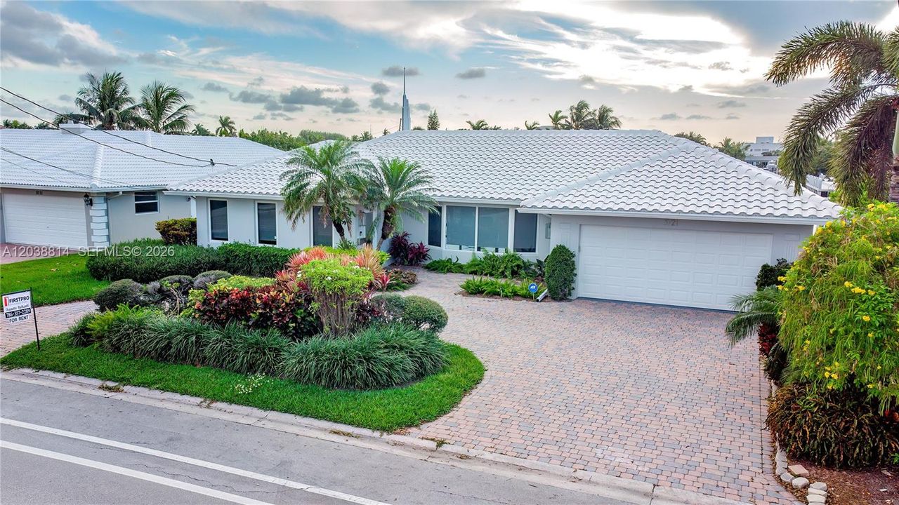 For Rent: $9,500 (3 beds, 2 baths, 2188 Square Feet)