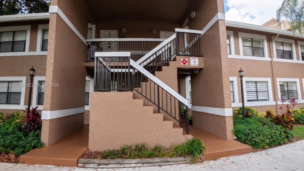 For Rent: $2,500 (3 beds, 2 baths, 1058 Square Feet)