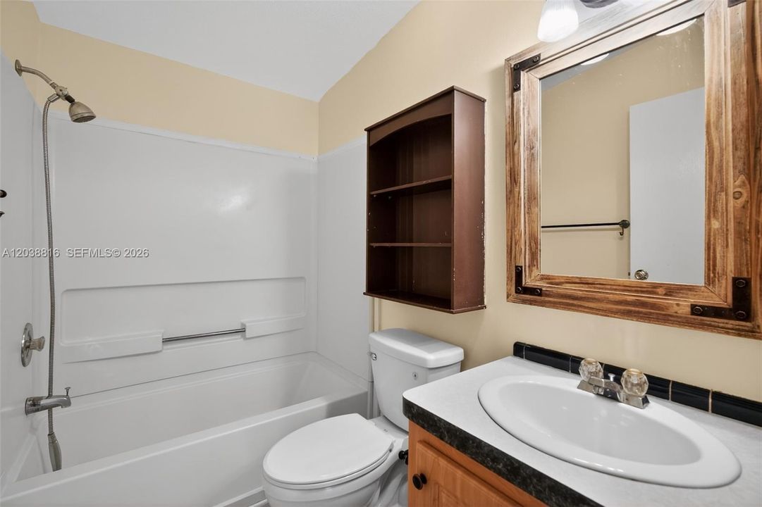 En Venta: $350,000 (3 camas, 2 baños, 1647 Pies cuadrados)