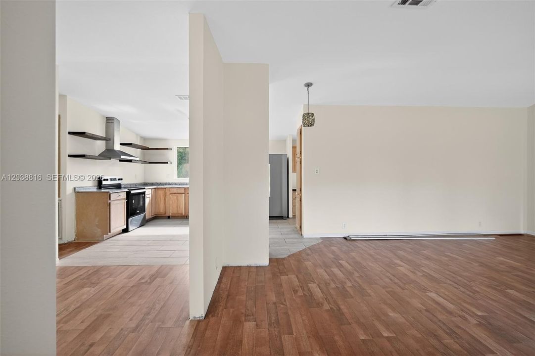 En Venta: $350,000 (3 camas, 2 baños, 1647 Pies cuadrados)