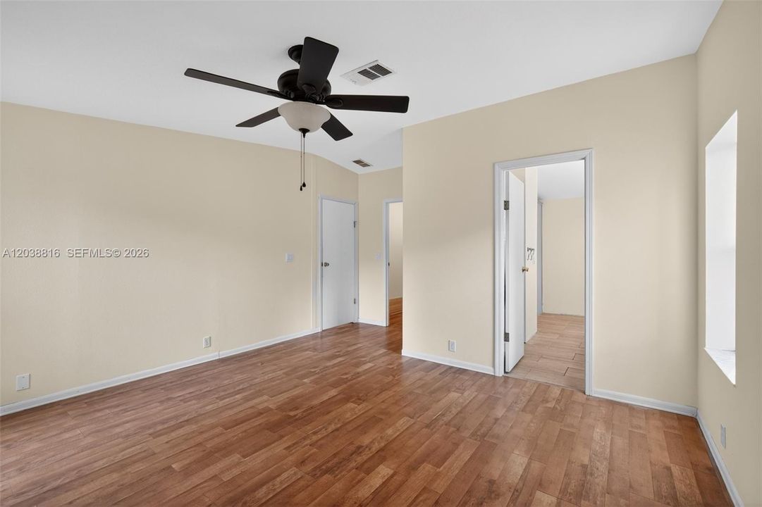 En Venta: $350,000 (3 camas, 2 baños, 1647 Pies cuadrados)