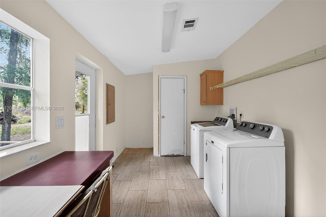 En Venta: $350,000 (3 camas, 2 baños, 1647 Pies cuadrados)
