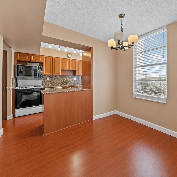 For Sale: $469,000 (2 beds, 2 baths, 1552 Square Feet)