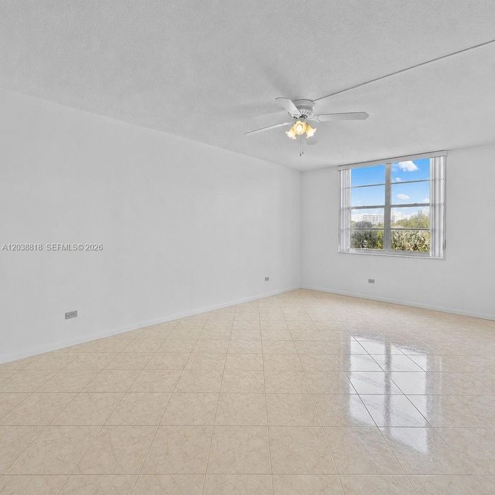 For Sale: $469,000 (2 beds, 2 baths, 1552 Square Feet)