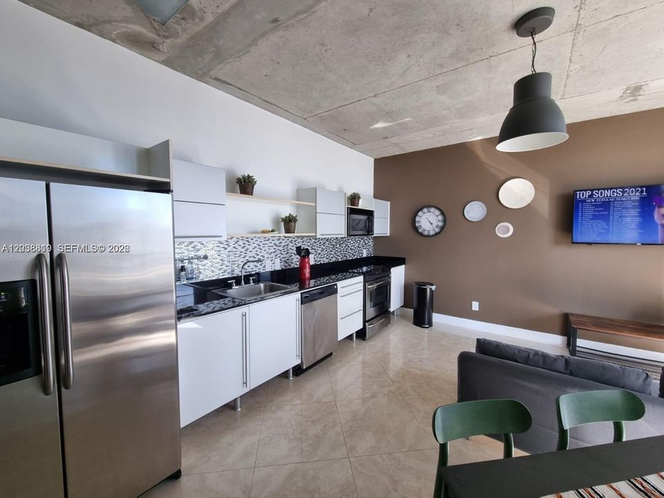 В аренду: $2,650 (0 спален, 1 ванн, 602 Квадратных фут)