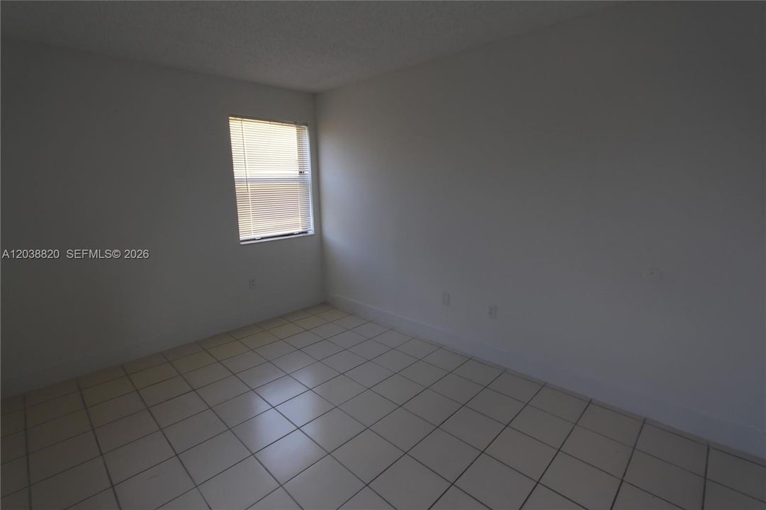 В аренду: $1,800 (1 спален, 1 ванн, 600 Квадратных фут)
