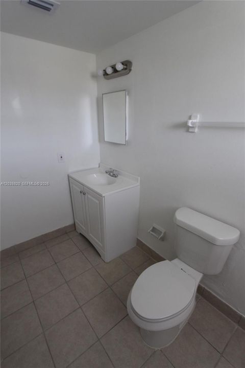 В аренду: $1,800 (1 спален, 1 ванн, 600 Квадратных фут)