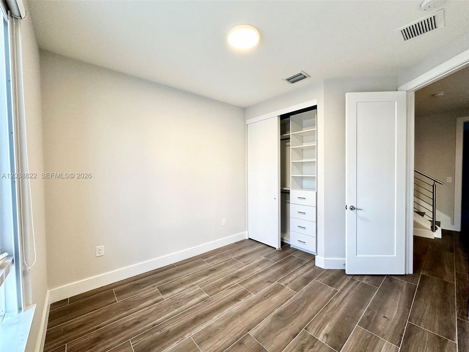En Renta: $5,200 (4 camas, 3 baños, 1862 Pies cuadrados)