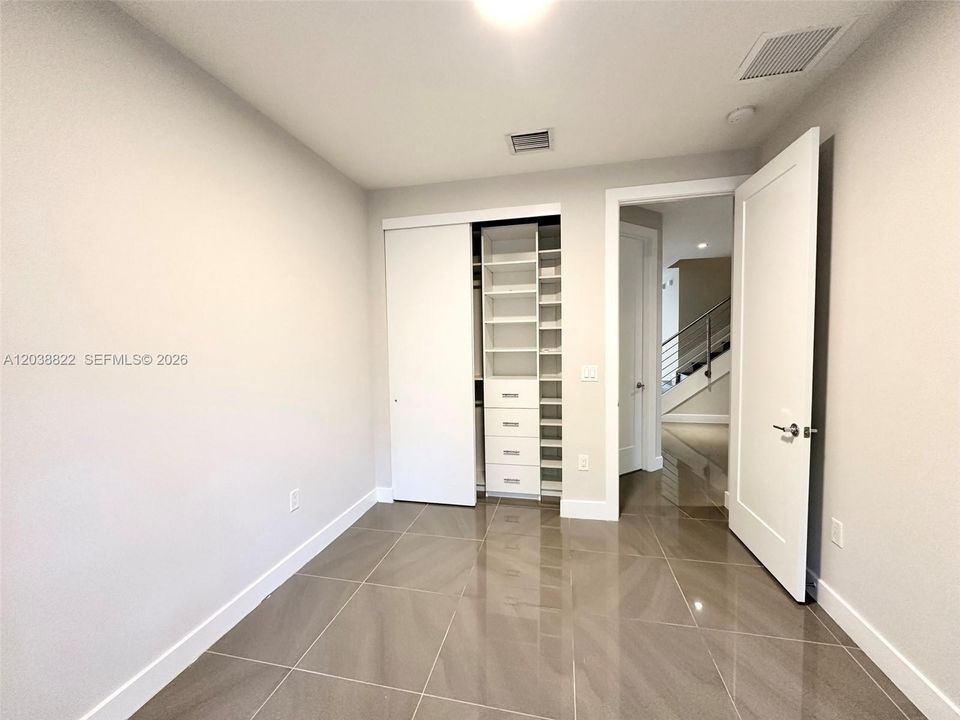 En Renta: $5,200 (4 camas, 3 baños, 1862 Pies cuadrados)