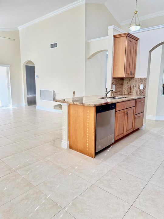 FAMILY/KITCHEN/NOOK