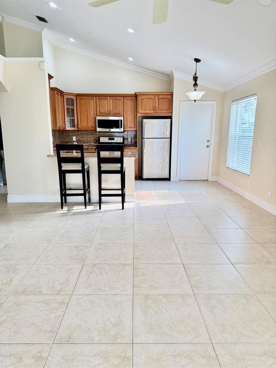 FAMILY/KITCHEN/NOOK