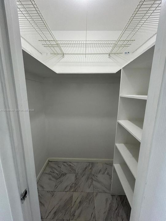 На продажу: $77,000 (1 спален, 1 ванн, 585 Квадратных фут)