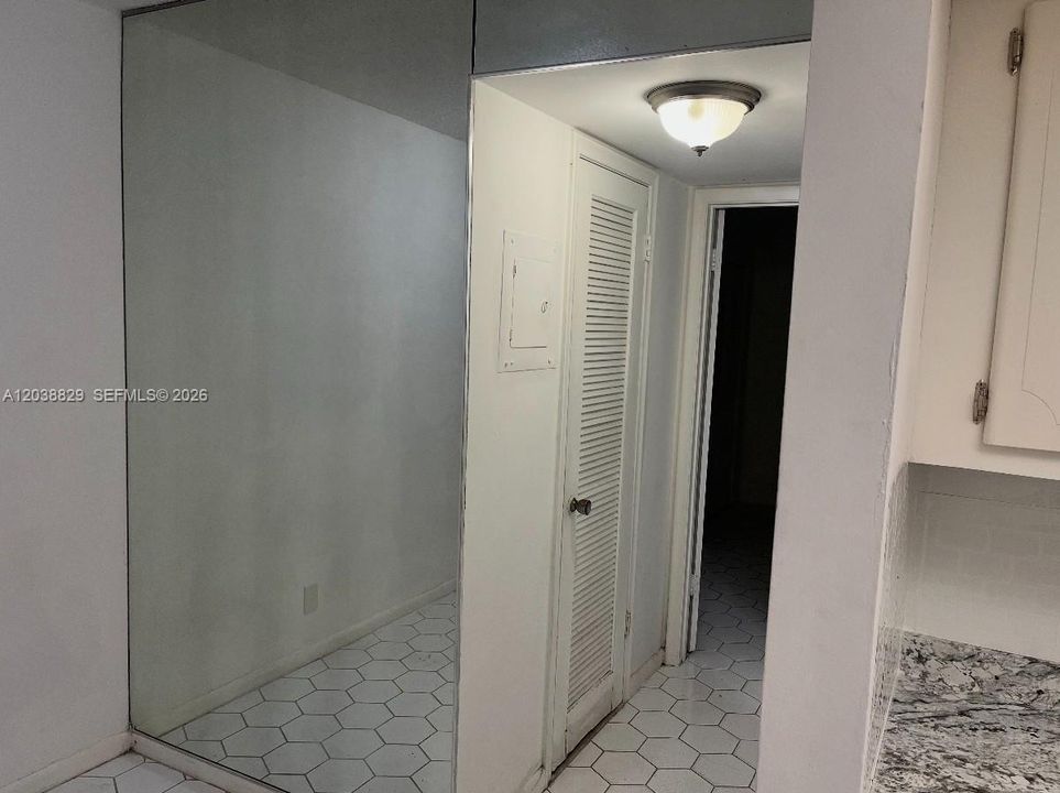 На продажу: $77,000 (1 спален, 1 ванн, 585 Квадратных фут)
