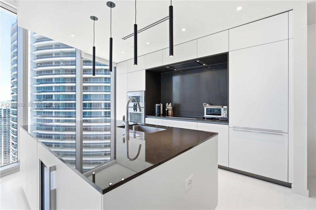 For Rent: $21,000 (3 beds, 2 baths, 1957 Square Feet)