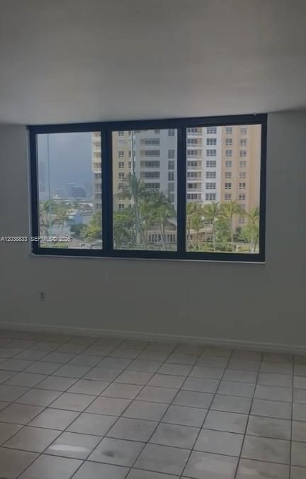 В аренду: $2,399 (1 спален, 1 ванн, 700 Квадратных фут)