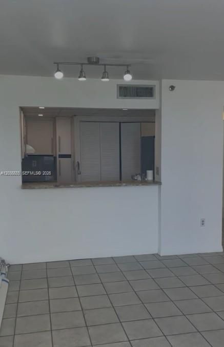 В аренду: $2,399 (1 спален, 1 ванн, 700 Квадратных фут)
