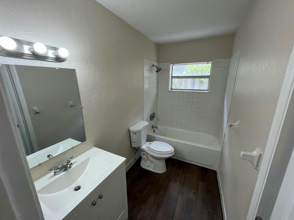 Full/Master Bath