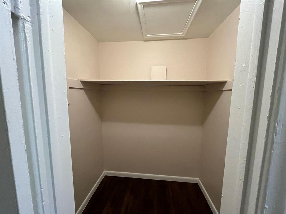 Walk In Closet