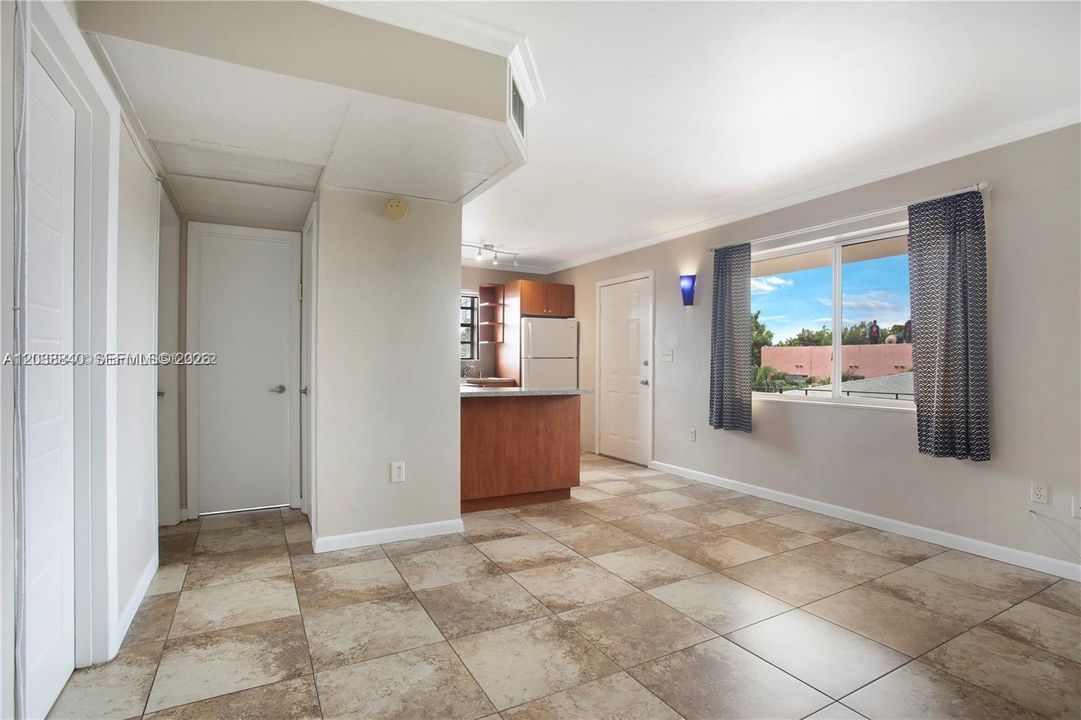 For Rent: $2,200 (2 beds, 1 baths, 510 Square Feet)