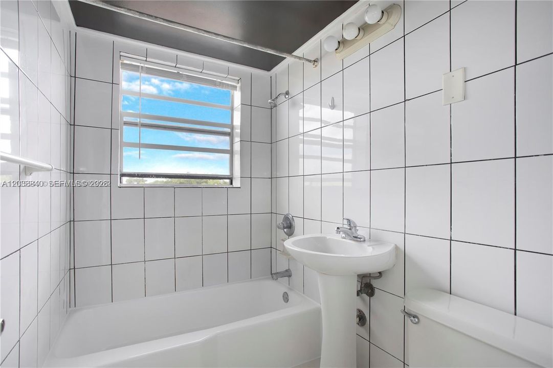 For Rent: $2,200 (2 beds, 1 baths, 510 Square Feet)