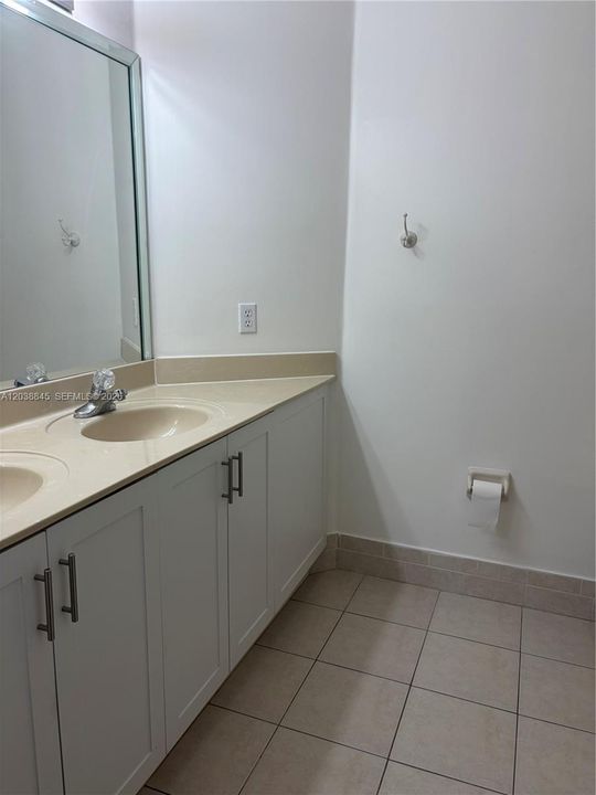 En Renta: $3,595 (4 camas, 2 baños, 1793 Pies cuadrados)