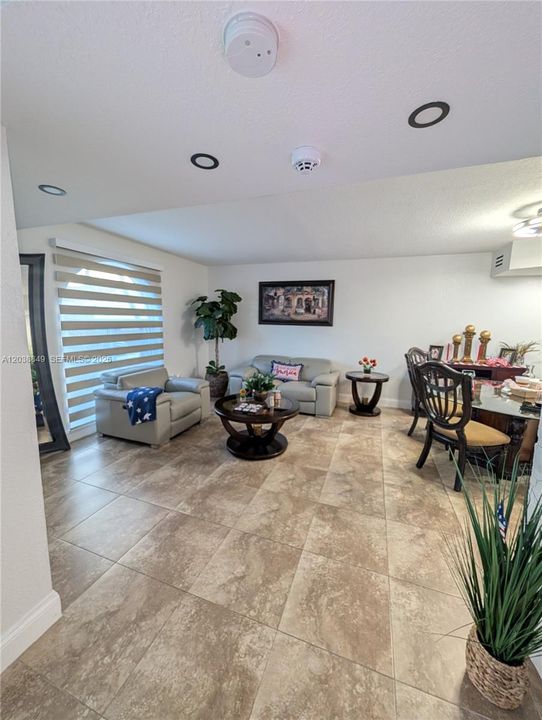 For Sale: $550,000 (3 beds, 2 baths, 1470 Square Feet)