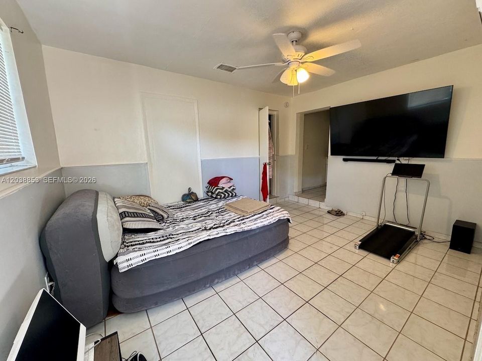 For Sale: $525,000 (4 beds, 2 baths, 1320 Square Feet)