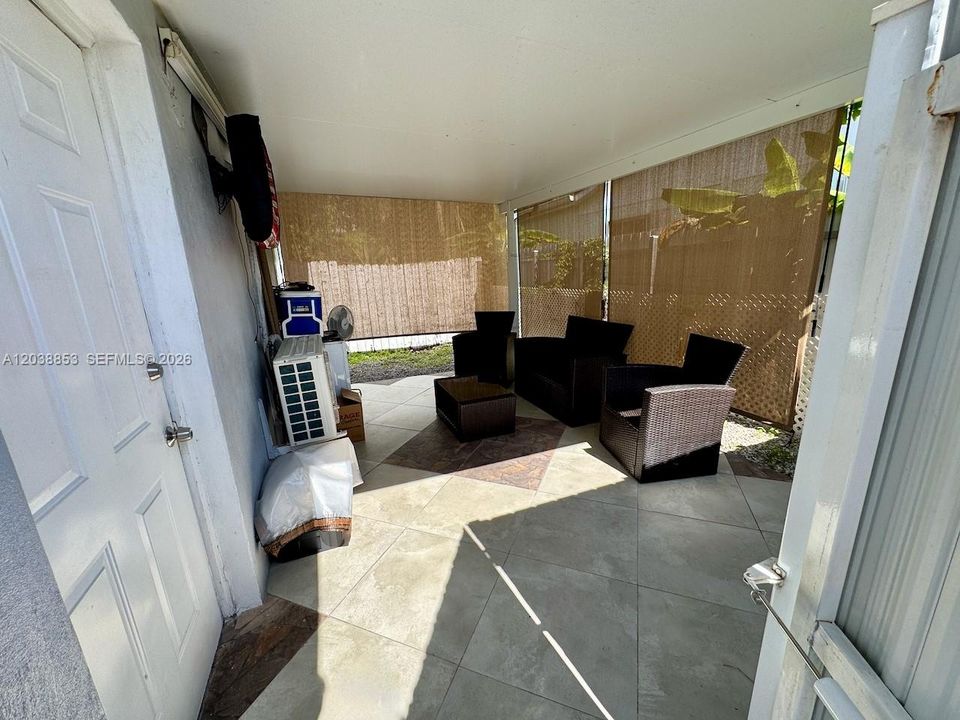 For Sale: $525,000 (4 beds, 2 baths, 1320 Square Feet)