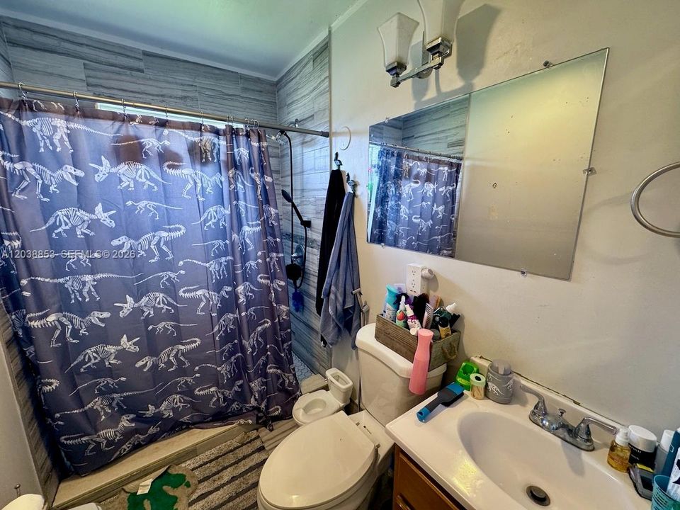 For Sale: $525,000 (4 beds, 2 baths, 1320 Square Feet)
